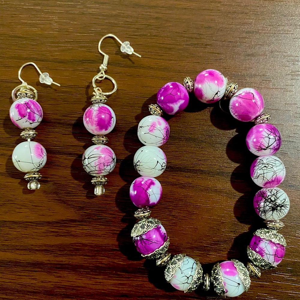 Pretty Purple and White bracelet and earrings set